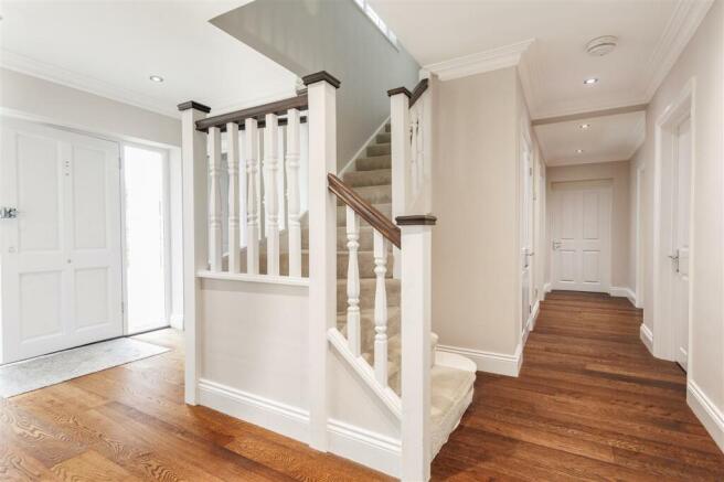 MC Kendal Avenue 16