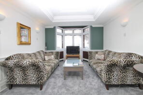 10, Cavenham Gardens, Hornchurch RM11 2AU
