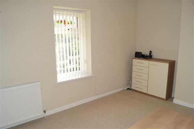 BEDROOM 1 (FRONT)