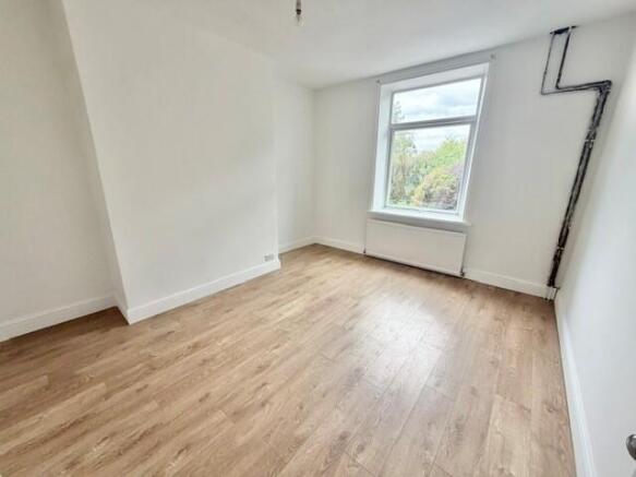 2 bed House to rent Image 9