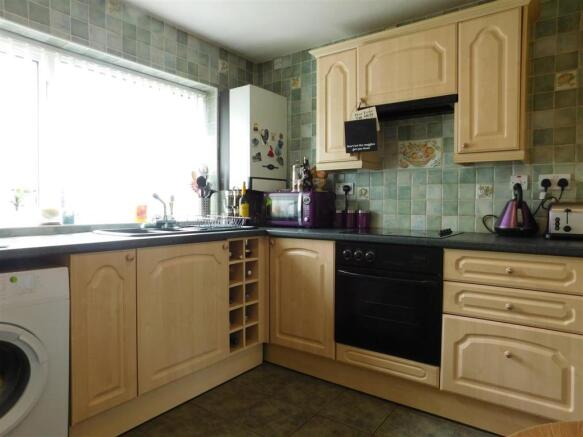 kitchen (2).JPG