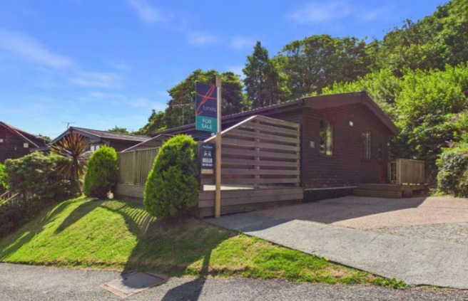 Exterior Of The Harbour View Holiday Lodge With Pr