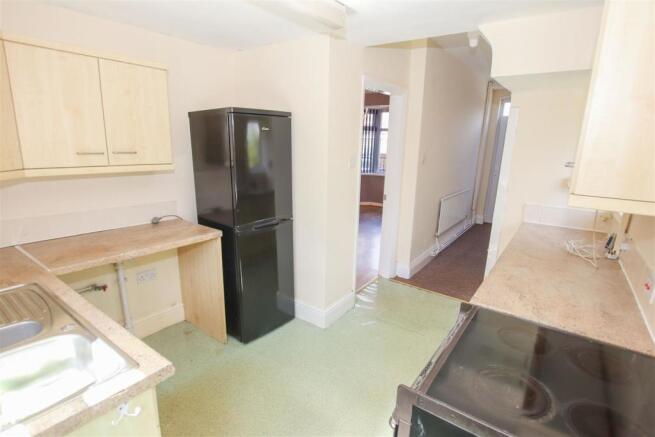 FITTED KITCHEN