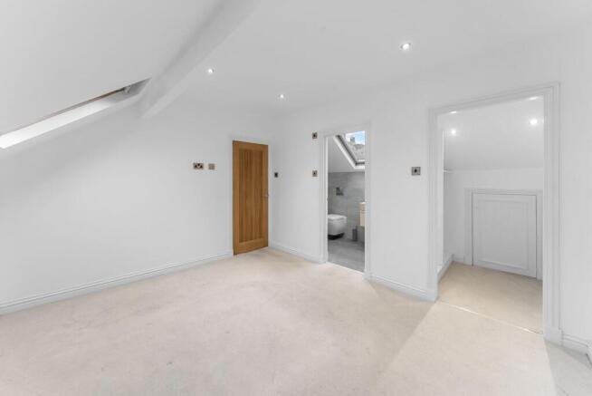 3 bed Terraced for sale Image 7
