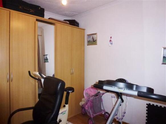 MIDDLE BEDROOM 3 :