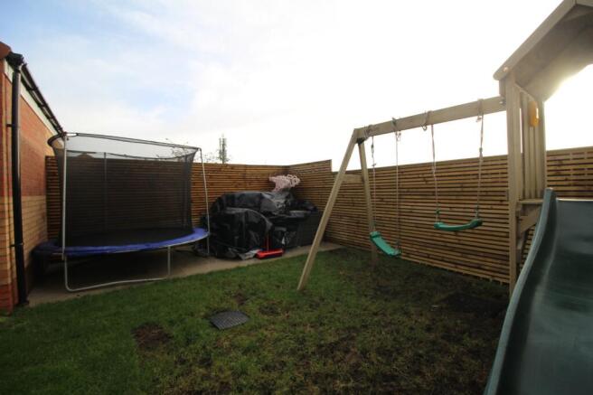 3 bed Semi-Detached for sale Image 12