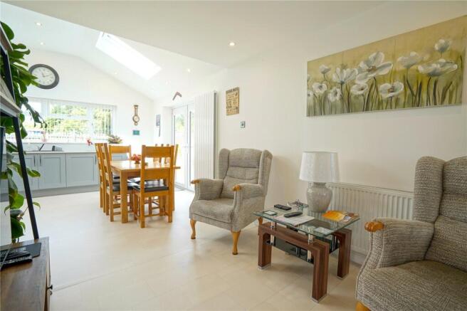 3 bed Bungalow for sale Image 7