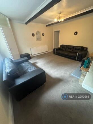 2 bed Semi-Detached to rent Image 2