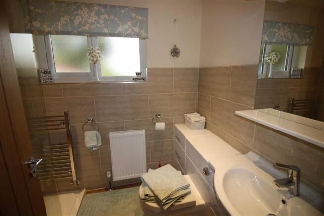 HOUSE SHOWER ROOM