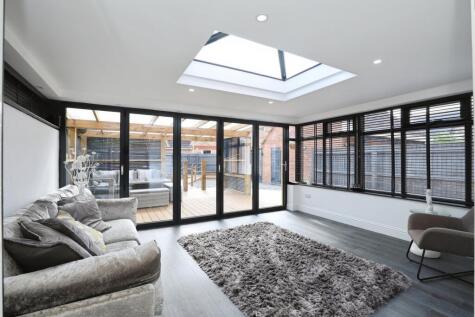 Akita Close, Spalding, PE11
