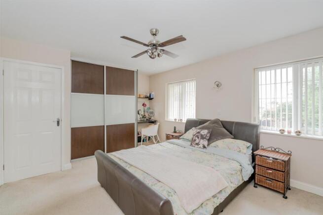 Wheatlands Close, Cannock, WS12 3XL-15.jpg