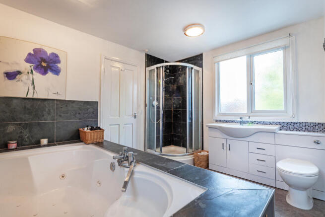 En suite mater