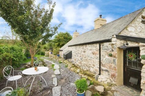 Llanllyfni, Caernarfon, Gwynedd, LL54