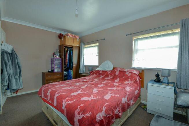 Bedroom1 2.jpg