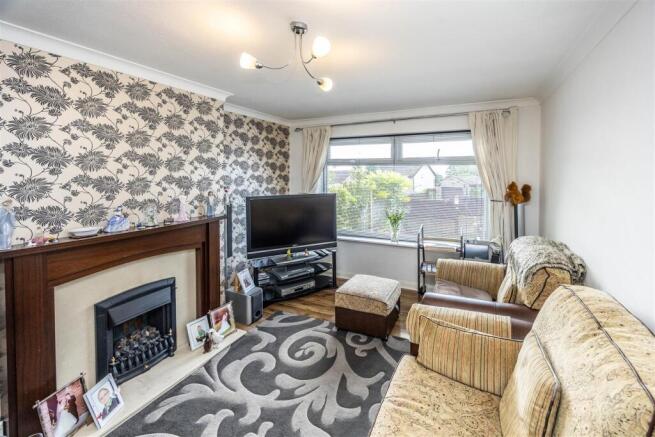 3 bed Semi-Detached Bungalow for sale Image 5