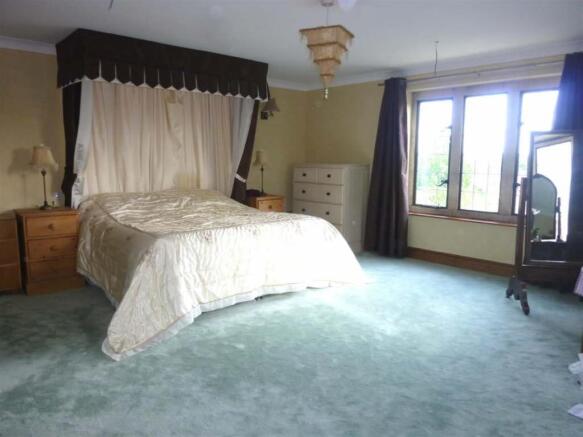 BEDROOM ONE (MASTER)