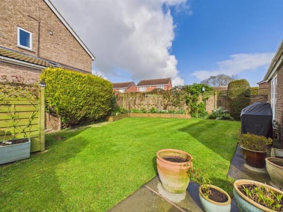 4 bed Detached for sale Image 10