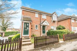 17, Langston Court, High Wycombe HP12 4BP