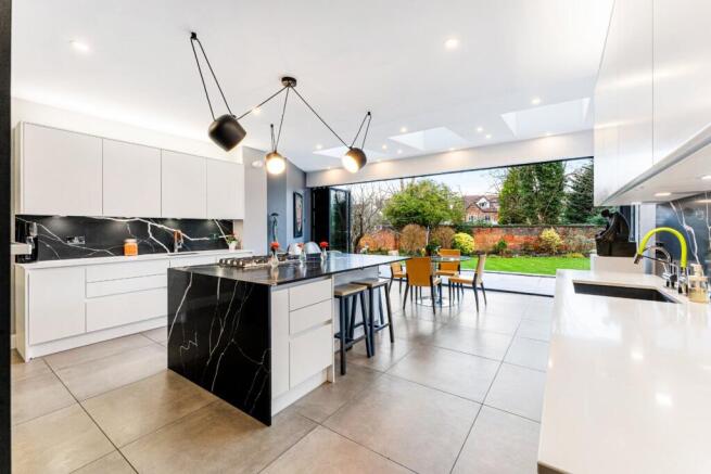 Kitchen / Breakfast Room