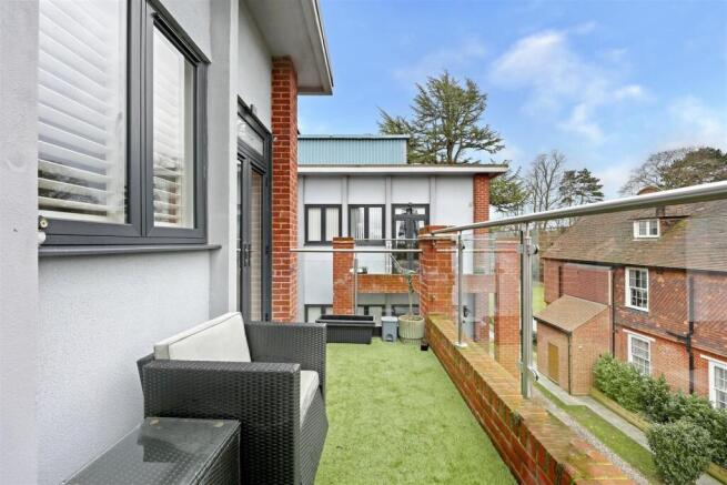 YXIS-_TXr0S8j_XWaf-UqA (1).jpg