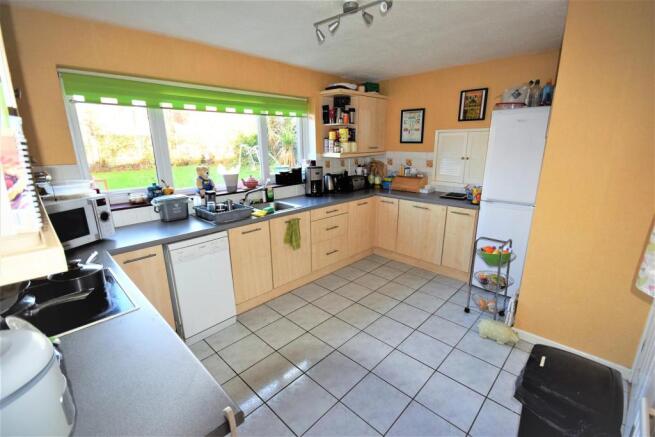 27 Birkdale Road Kitch.JPG