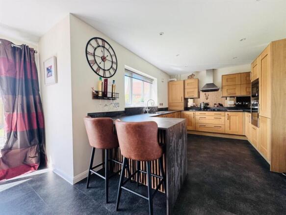 Kitchen Diner Living Area