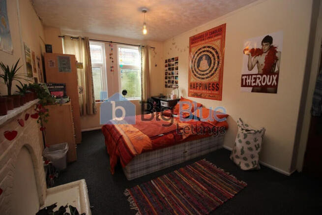 7 bed House to rent Image 7