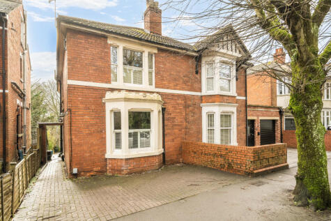 Westlecot Road, Old Town, Swindon, SN1