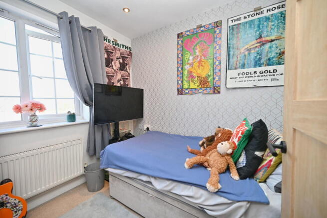 4 bed Semi-Detached for sale Image 11