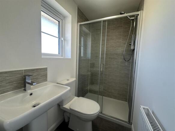 5 bed Detached for sale Image 12