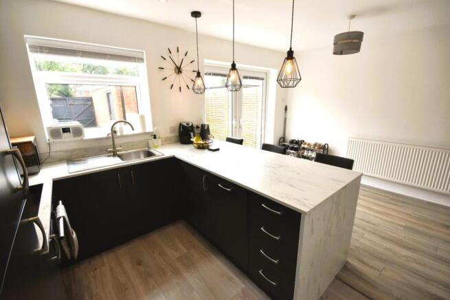 KITCHEN/DINER