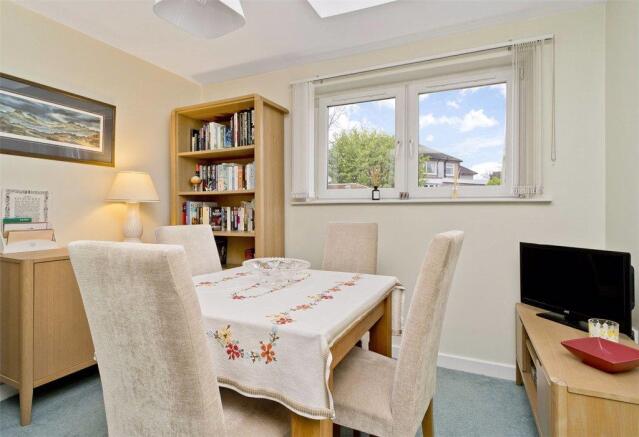 Dining Room/Bed 3