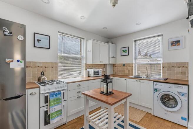 2 bed Flat for sale Image 10