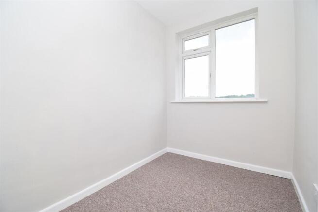 3 bed Detached to rent Image 9