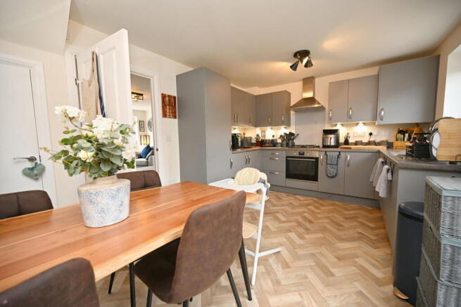 3 bed Semi-Detached for sale Image 5