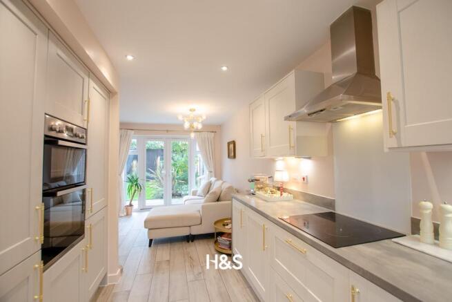 7 Acer Drive - Kitchen2.jpg