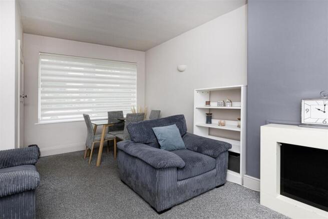 4 bed Semi-Detached for sale Image 8