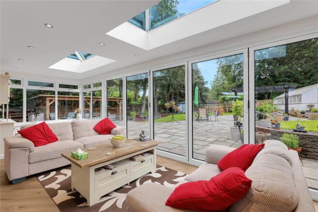 6 bed Bungalow for sale Image 11