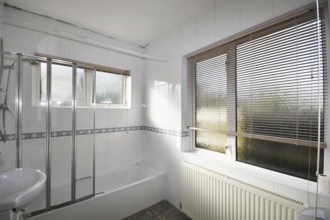 Bathroom.JPG