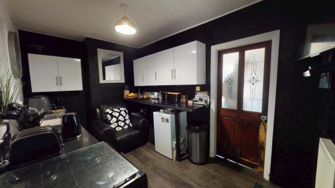 3 bed Semi-Detached for sale Image 4