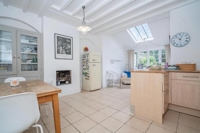 Kitchen Rear Reception a 17 Cascade.jpg