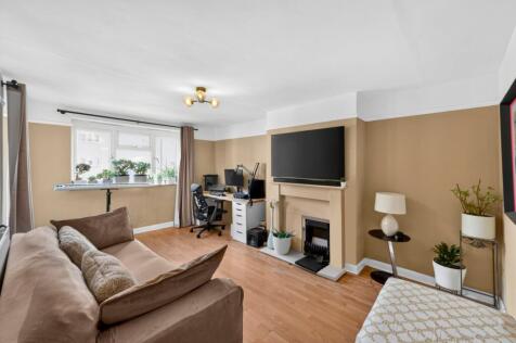 Brick Farm Close,
Richmond, TW9