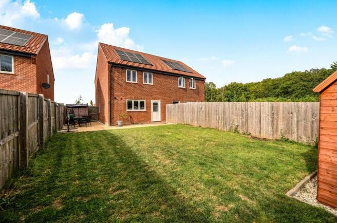 3 bed Semi-Detached for sale Image 8