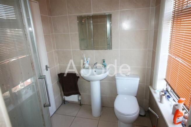 5 bed House to rent Image 12