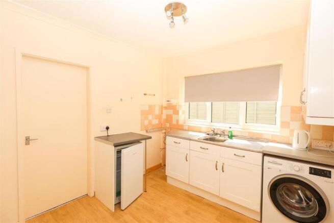 2 bed Detached Bungalow for sale Image 6