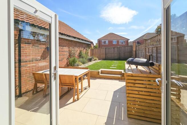 2 bed End of Terrace to rent Image 4