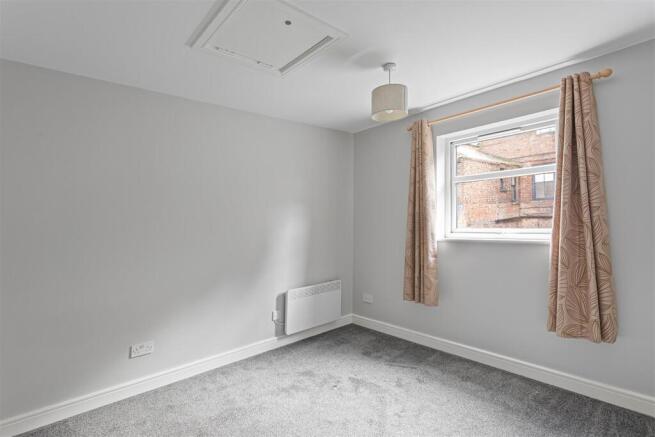 2 bed Flat to rent Image 4