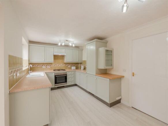 KITCHEN 1.jpg