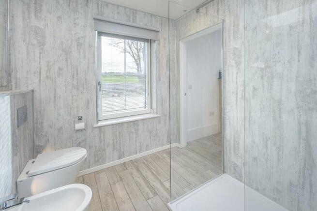 Bedroom One Ensuite-2-PRINT.jpg