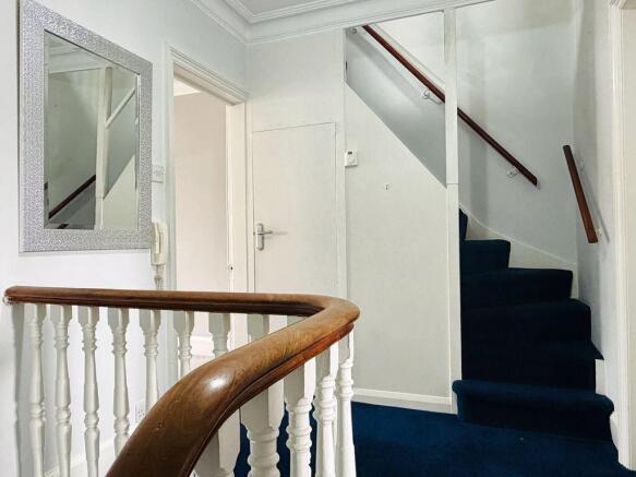 2 bed Flat for sale Image 9